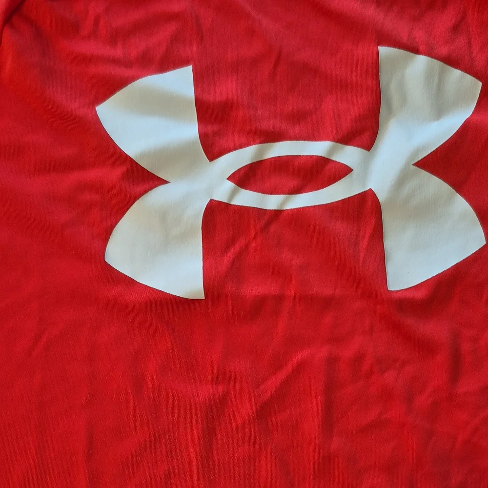 Under Armour Boys‎ Red T-Shirt